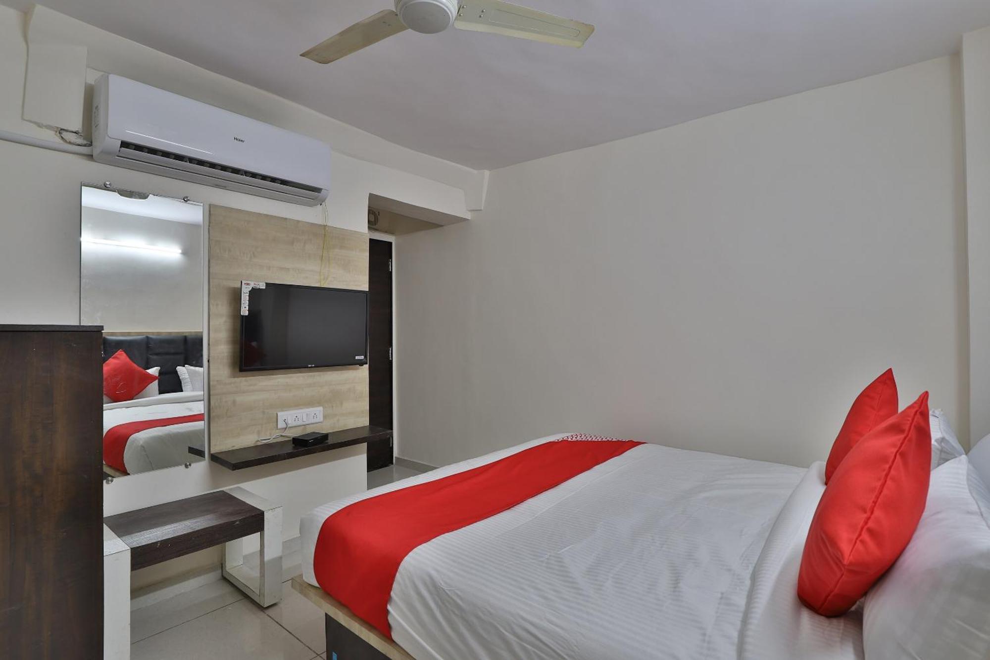 Hotel O Sunway Ahmedabad Exterior foto